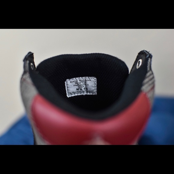 Men’s 9.5 Penguin Blk/Red Plaid High Tops - Picture 4 of 5